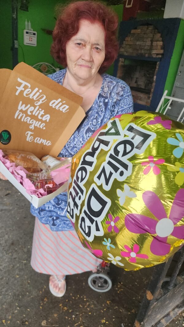 Desayuno sorpresa con texto personalizado